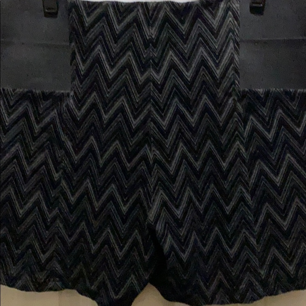 BLACK/GRAY WINTER SHORTS - Picture 2 of 4